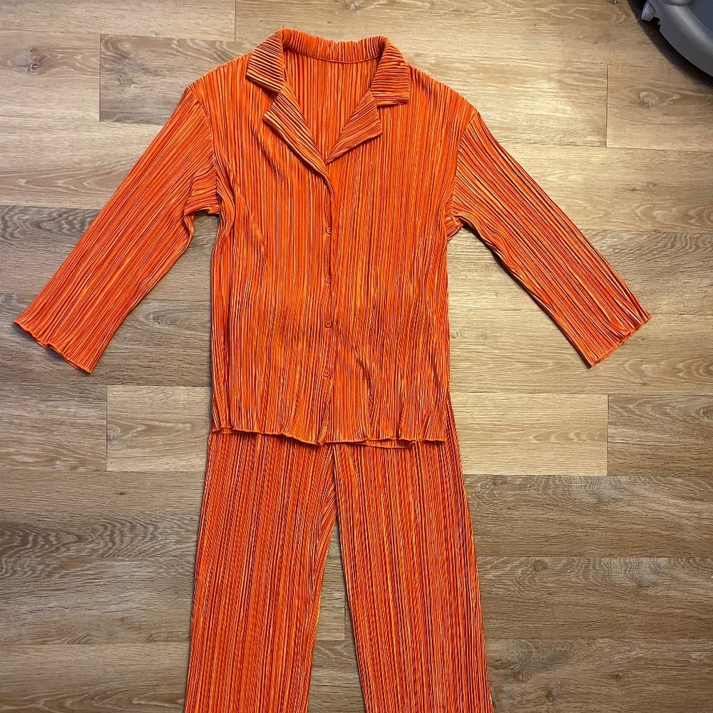 Loose crimped button down and pants set